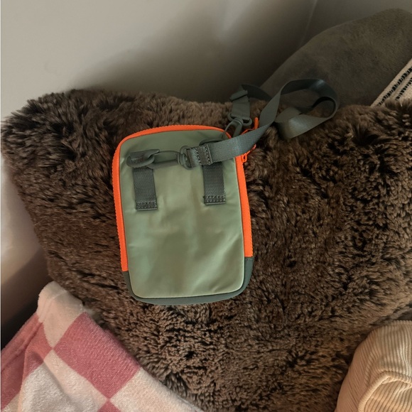 lululemon athletica Olive and Neon Orange Crossbody Bag - Picture 2 of 4